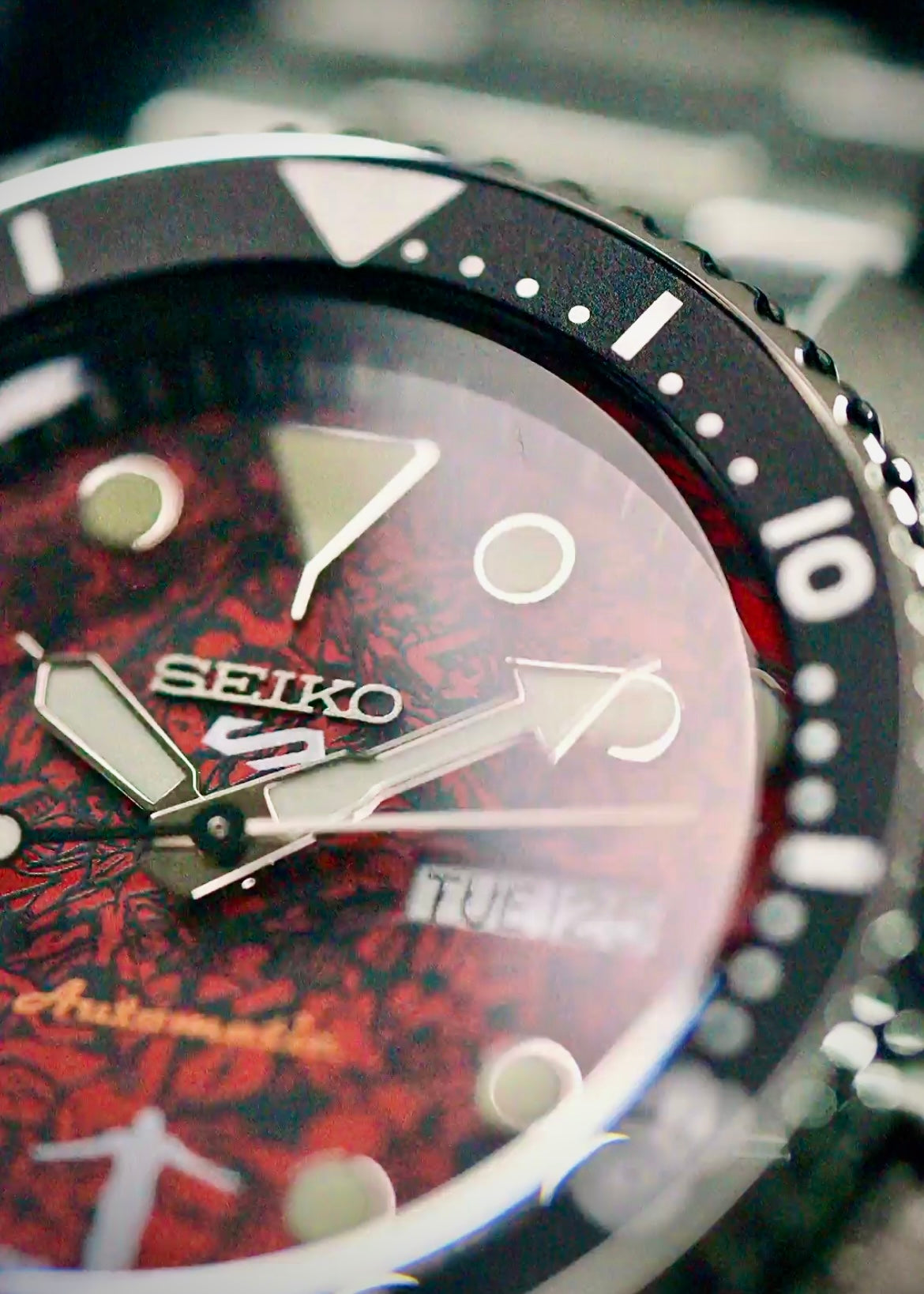 Dekada Watch
